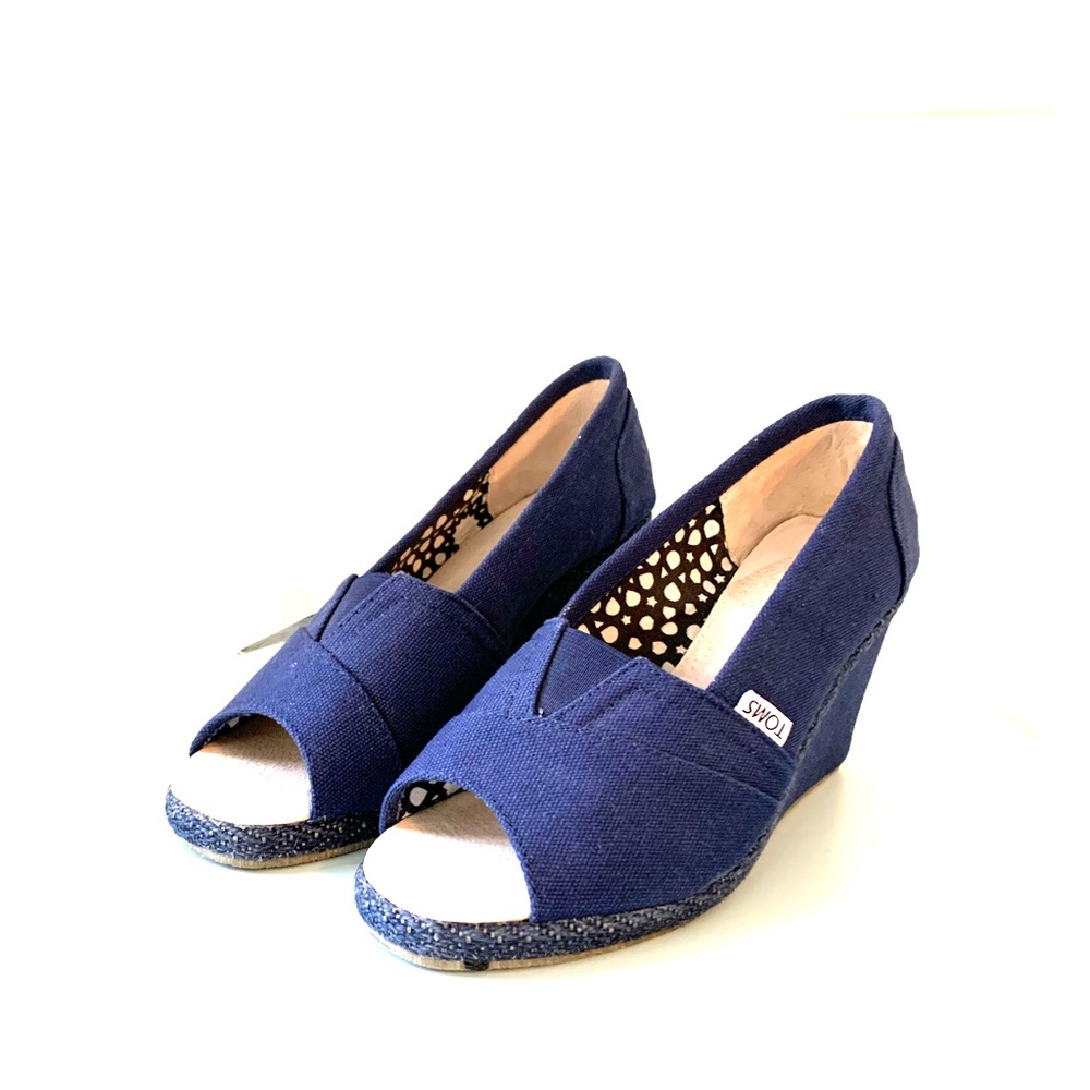 Toms size 7 NWT Wedges